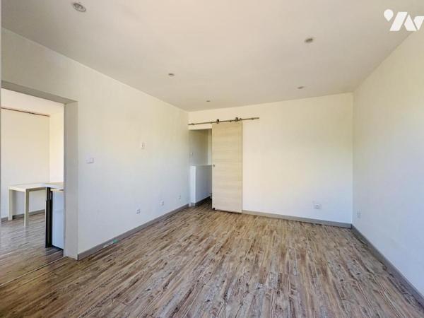 MAISON T4 + STUDIO INDEPENDANT A CUERS 