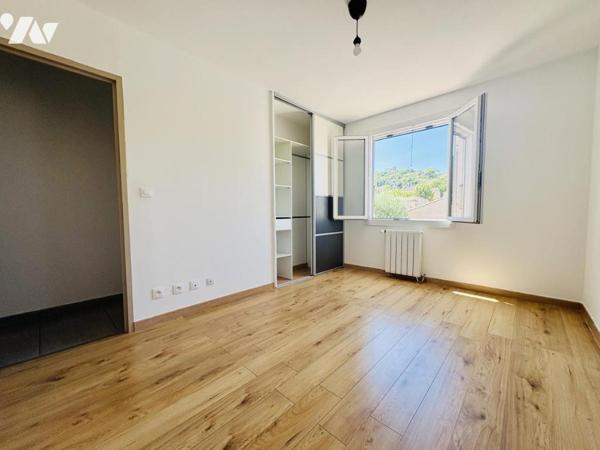 MAISON T4 + STUDIO INDEPENDANT A CUERS 