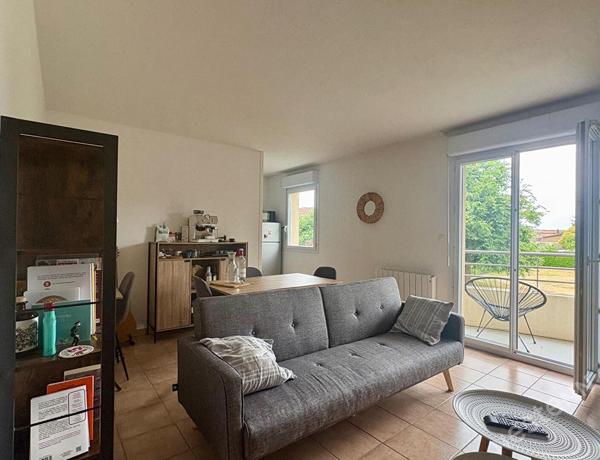 AGEN - Appartement de type 2 meublé avec balcon et place de parking