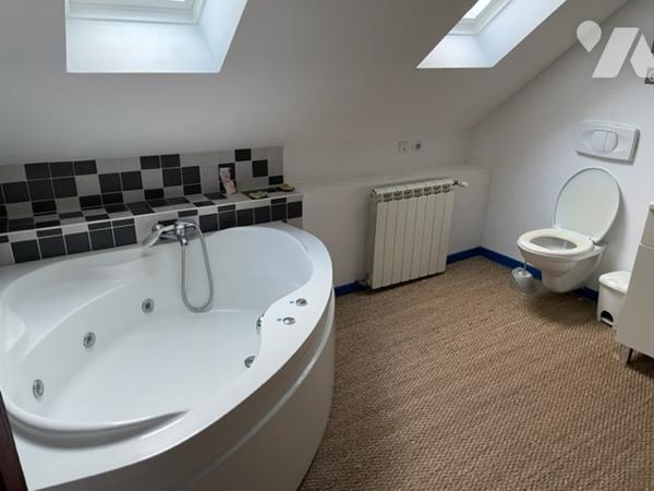 Maison en centre-ville d'ALENCON 220 m² avec beau potentiel proche de la Mairie