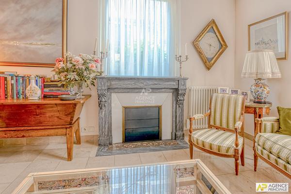 Versailles Rive-Droite Sainte Jeanne d'Arc - Maison 8 pièces de 163 m² habitables (235m² au sol) avec terrasse et garage 1 695 000 € **  - Référence  28336