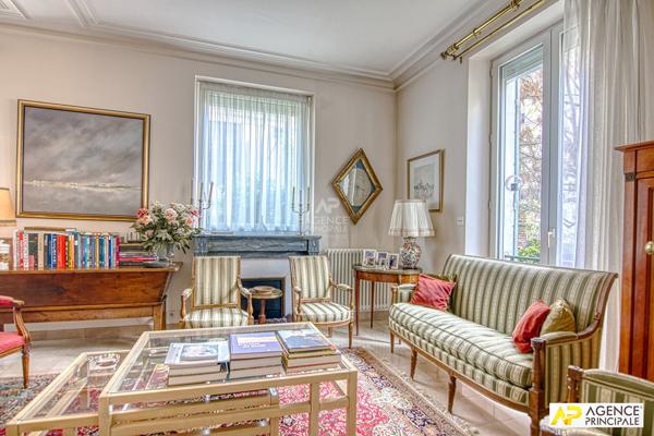 Versailles Rive-Droite Sainte Jeanne d'Arc - Maison 8 pièces de 163 m² habitables (235m² au sol) avec terrasse et garage 1 695 000 € **  - Référence  28336