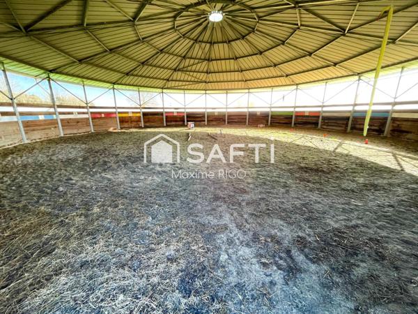 Maison 7 pièces sur propriété équestre de 2.3Ha