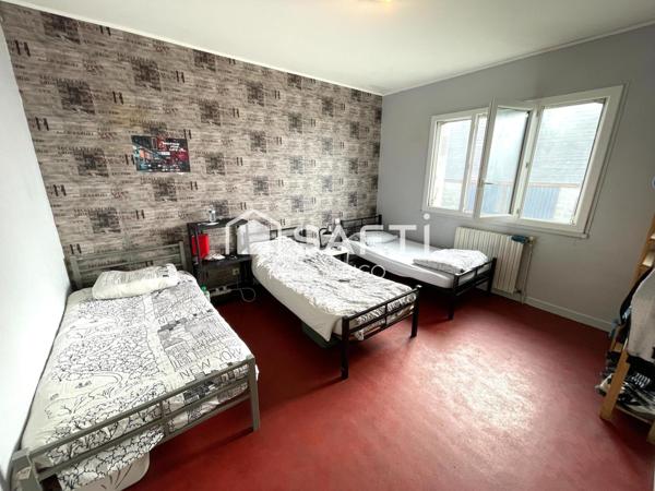 Maison 7 pièces sur propriété équestre de 2.3Ha