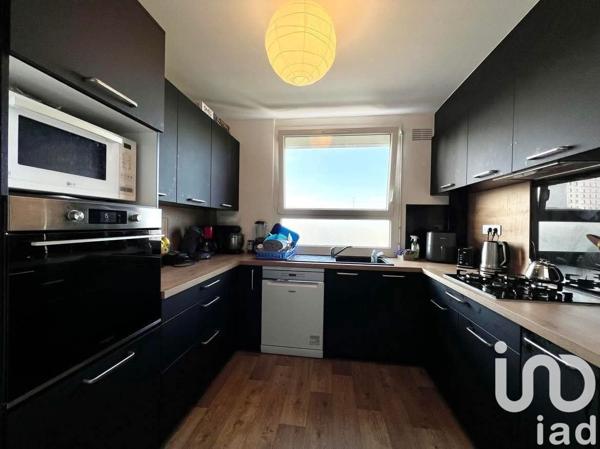 Appartement 5 pièces de 79 m² à Saint-Jacques-de-la-Lande (35136)