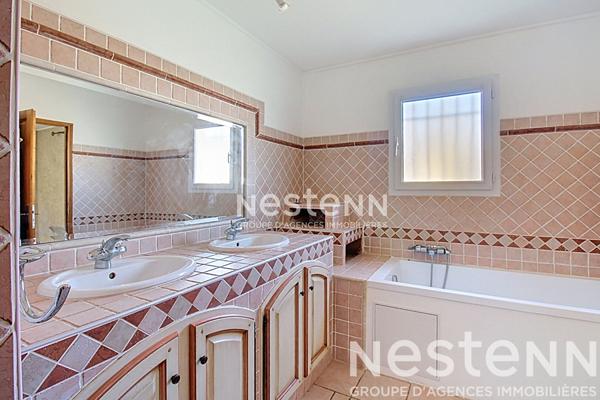 Maison Vidauban 4 pièces 100 m2- Terrain 1718m2- Garage 41m2