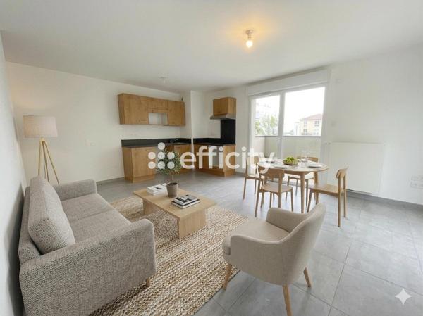 Appartement
         4 pièces
        - 81 m² 254 100 € *