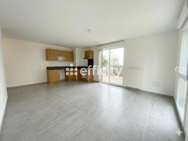 Appartement
         4 pièces
        - 81 m² 254 100 € *