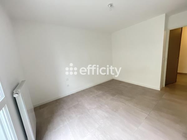 Appartement
         4 pièces
        - 81 m² 254 100 € *