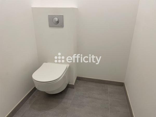 Appartement
         4 pièces
        - 81 m² 254 100 € *