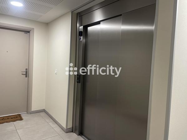 Appartement
         4 pièces
        - 81 m² 254 100 € *