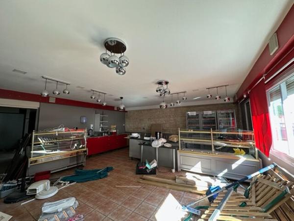 Local commercial Rochefort 166 m2