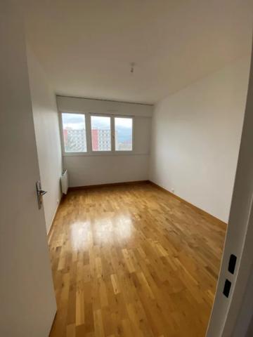 APPARTEMENT T5 A LOUER - VILLEURBANNE Einstein-Salengro 96.78 m 2 1 320 € charges comprises par mois