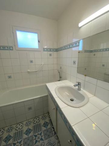 APPARTEMENT T5 A LOUER - VILLEURBANNE Einstein-Salengro 96.78 m 2 1 320 € charges comprises par mois