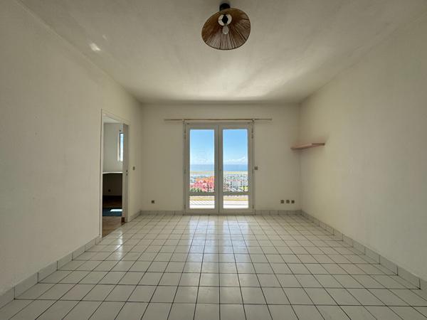97400 SAINT DENIS A LOUER - Saint-Denis - Appartement T1 avec vue mer exceptionnelle