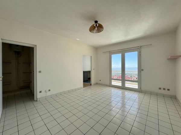 97400 SAINT DENIS A LOUER - Saint-Denis - Appartement T1 avec vue mer exceptionnelle