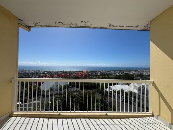 97400 SAINT DENIS A LOUER - Saint-Denis - Appartement T1 avec vue mer exceptionnelle