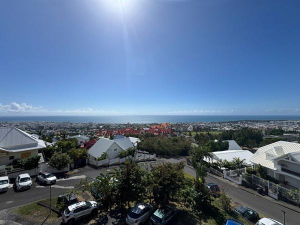 97400 SAINT DENIS A LOUER - Saint-Denis - Appartement T1 avec vue mer exceptionnelle