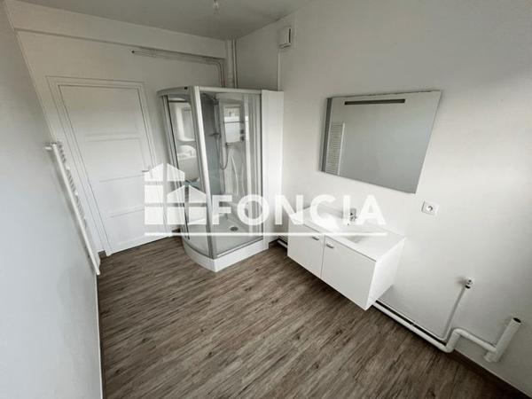 Location Appartement 2 pièces 62.06 m² - 45 RUE DU 6 JUIN Flers 61100