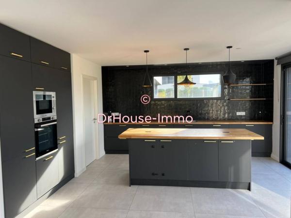 Maison à vendre 8 pièces de 225 m²