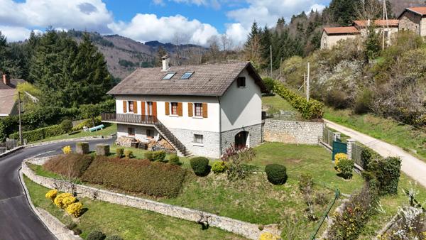 Vivre au calme : charmante maison avec grand terrain