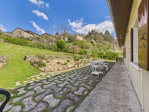 Vivre au calme : charmante maison avec grand terrain