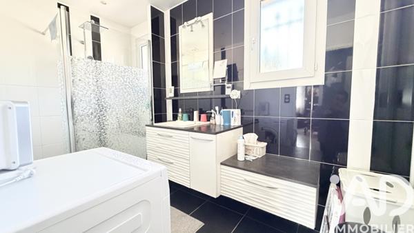 Maison à vendre 5 pièces 118 m² Saint-Jean-Bonnefonds