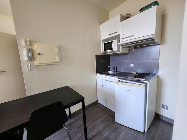 AVIGNON - Location Studio Meublé Avignon Porte Limbert - Climatisé - 20 m²