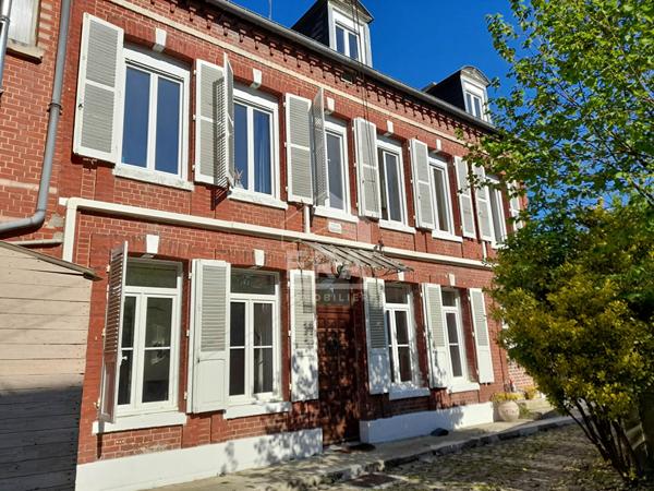 SECTEUR GRAND TERGNIER, BATISSE DE CHARME RENOVÉE