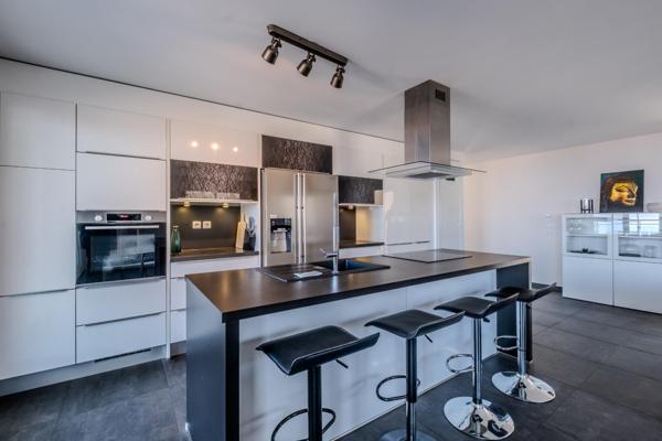 Appartement T4 103m² Evian les Bains, garage, vue lac.