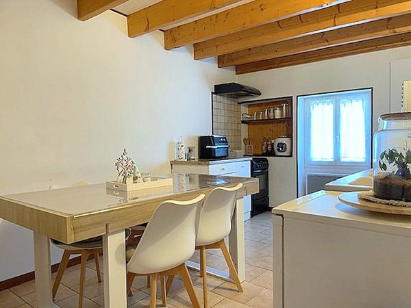 Charmante Maison Saint Pierre La Noue 77 m2, 2 chambres, bureau garage et extérieur