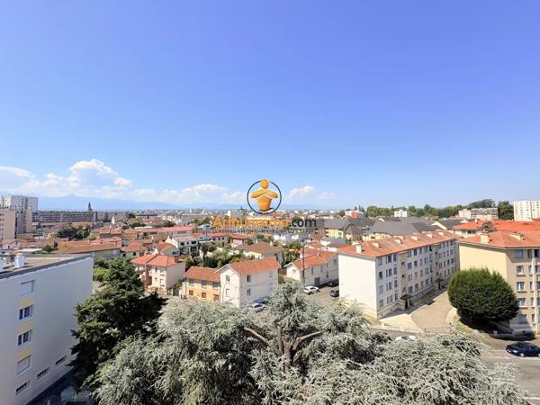 Vente                                                      Appartement
                        
                     3 pièces                      65 m2                     à Tarbes
