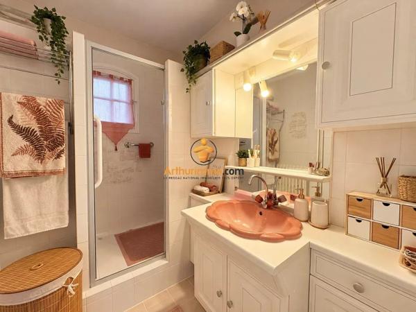 Vente                                                      Appartement
                        
                     3 pièces                      65 m2                     à Tarbes