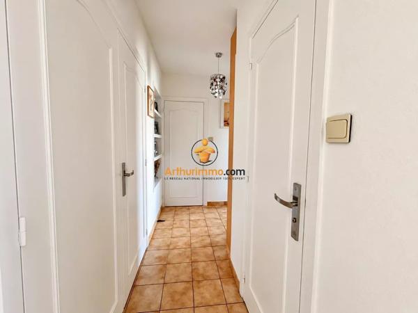 Vente                                                      Appartement
                        
                     3 pièces                      65 m2                     à Tarbes