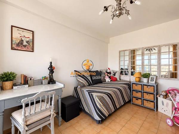 Vente                                                      Appartement
                        
                     3 pièces                      65 m2                     à Tarbes