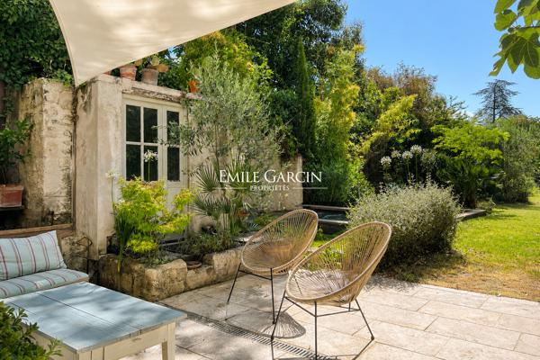 À VENDRE - VILLENEUVE-LÈS-AVIGNON - CENTRE HISTORIQUE - DEMEURE DE CARACTÈRE 350 M² - JARDIN 900 M² - POSSIBILITÉ PISCINE