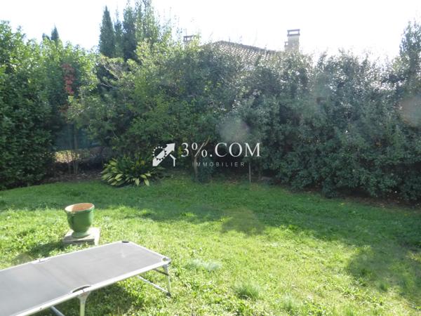 Maison de 1975 avec jardin, proche des commodités à Alès. Alès (30100)