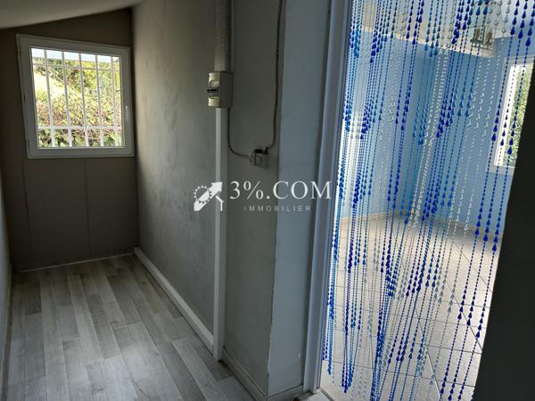 Maison de 1975 avec jardin, proche des commodités à Alès. Alès (30100)