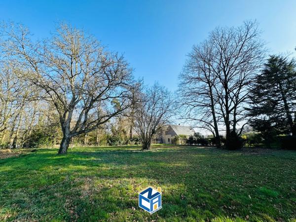 Terrain viabilisé constructible 894m2 - Proche toutes commodités