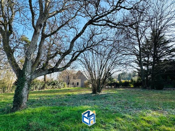 Terrain viabilisé constructible 894m2 - Proche toutes commodités