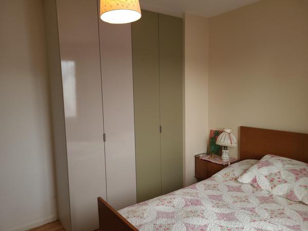 Maison 4 chambres en partie rénovée, beau jardin.