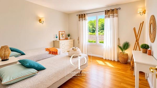 Maison à vendre 8 pièces ROGNES (13)
