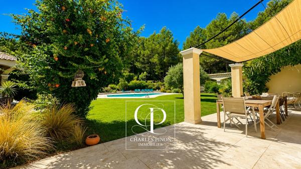 Maison à vendre 8 pièces ROGNES (13)