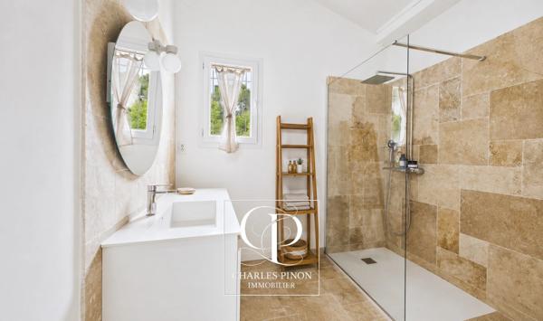 Maison à vendre 8 pièces ROGNES (13)