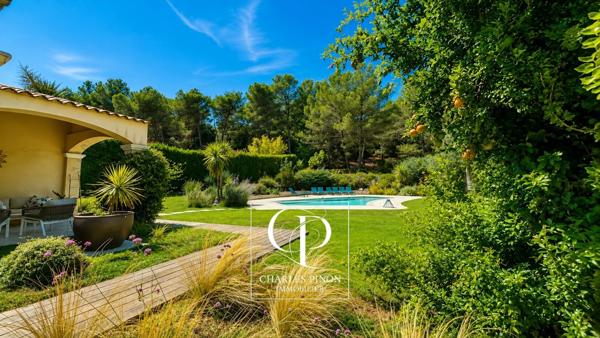 Maison à vendre 8 pièces ROGNES (13)