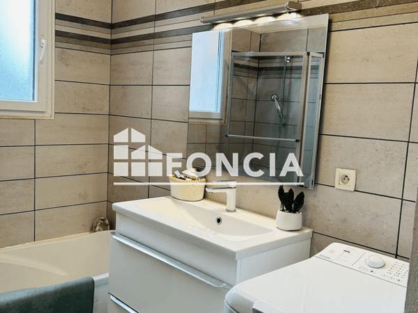 Location Appartement 2 pièces 48.99 m² - 13 BIS AVENUE DES CHARROIS Digne-les-bains 04000