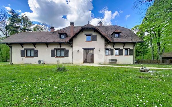Maison à vendre    8 pièces •  Neufchâteau