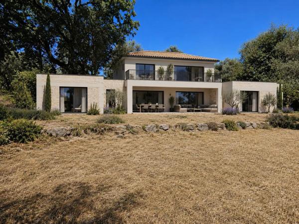 Vente                                                      Terrain
                        
                                         3233 m2                     à La Roquette-sur-Siagne