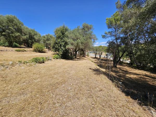 Vente                                                      Terrain
                        
                                         3233 m2                     à La Roquette-sur-Siagne