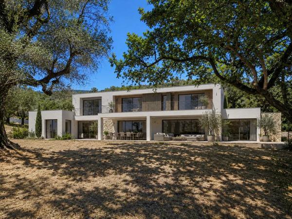 Vente                                                      Terrain
                        
                                         3233 m2                     à La Roquette-sur-Siagne